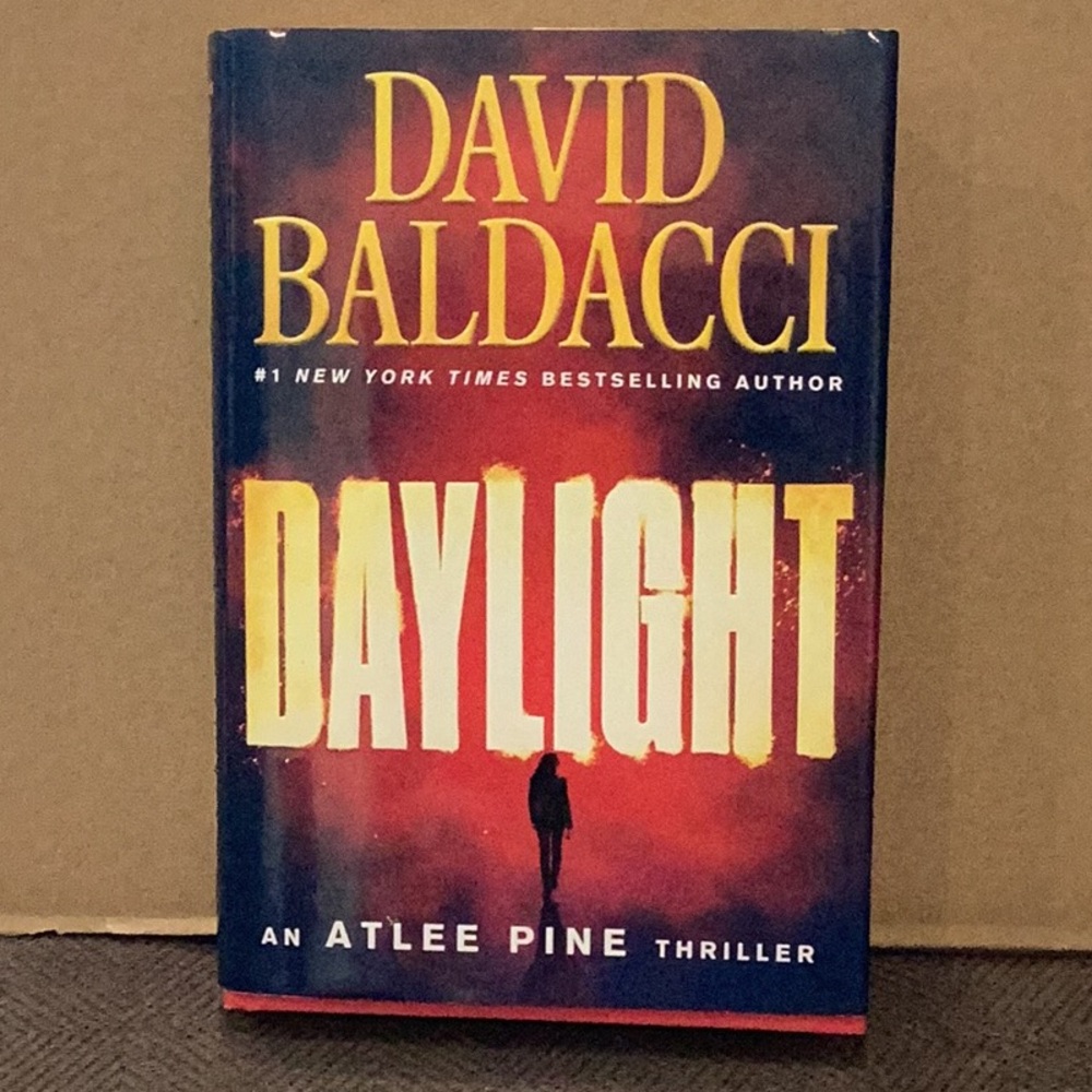 5/$20 ‘DAYLIGHT’ Thriller Book - by David Baldacci Hard Cover